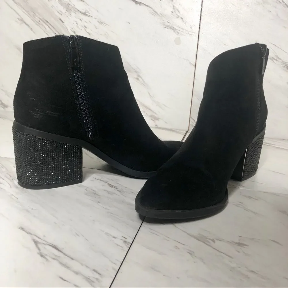 Kenneth Cole Reaction Cue the Music Suede Embellished Block Heel Ankle Bootie 6
